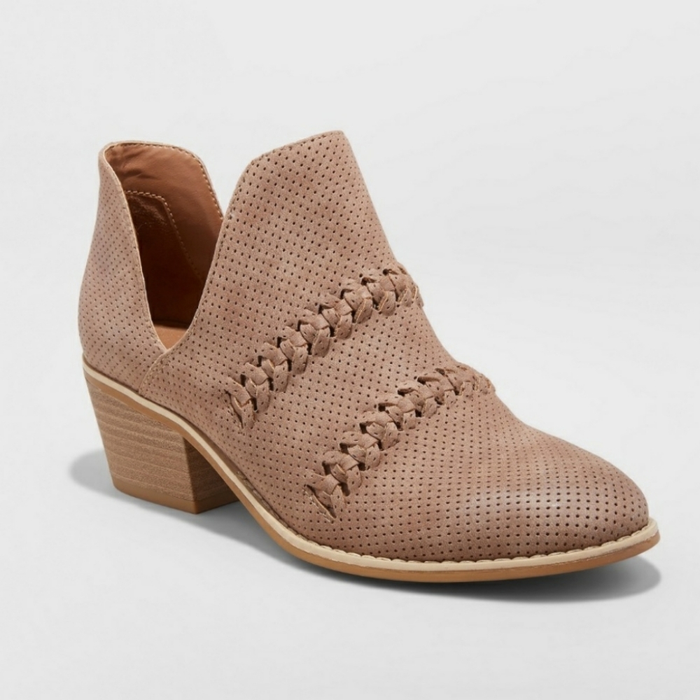 Universal Thread Taupe Braided Autumn Ankle Boots